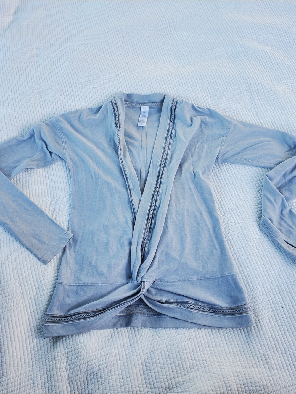IVIVVA LULULEMON OWN THE MOVE TWIST CARDIGAN